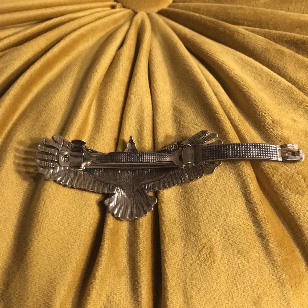 4/$20 Eagle gold tone hair clip - Picture 7 of 7